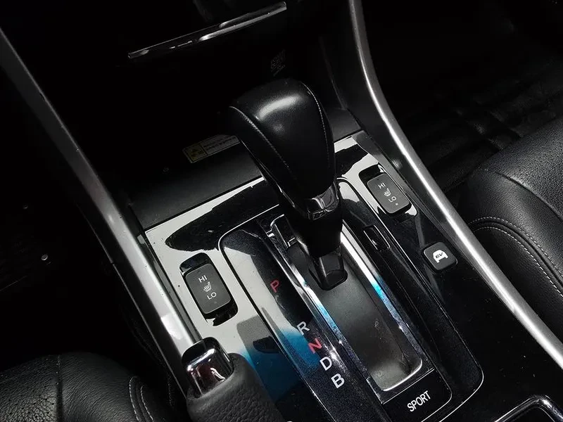 Honda Accord 2.0 Hybrid - САМО 30% АВАНС!, снимка 9 - Автомобили и джипове - 55660038