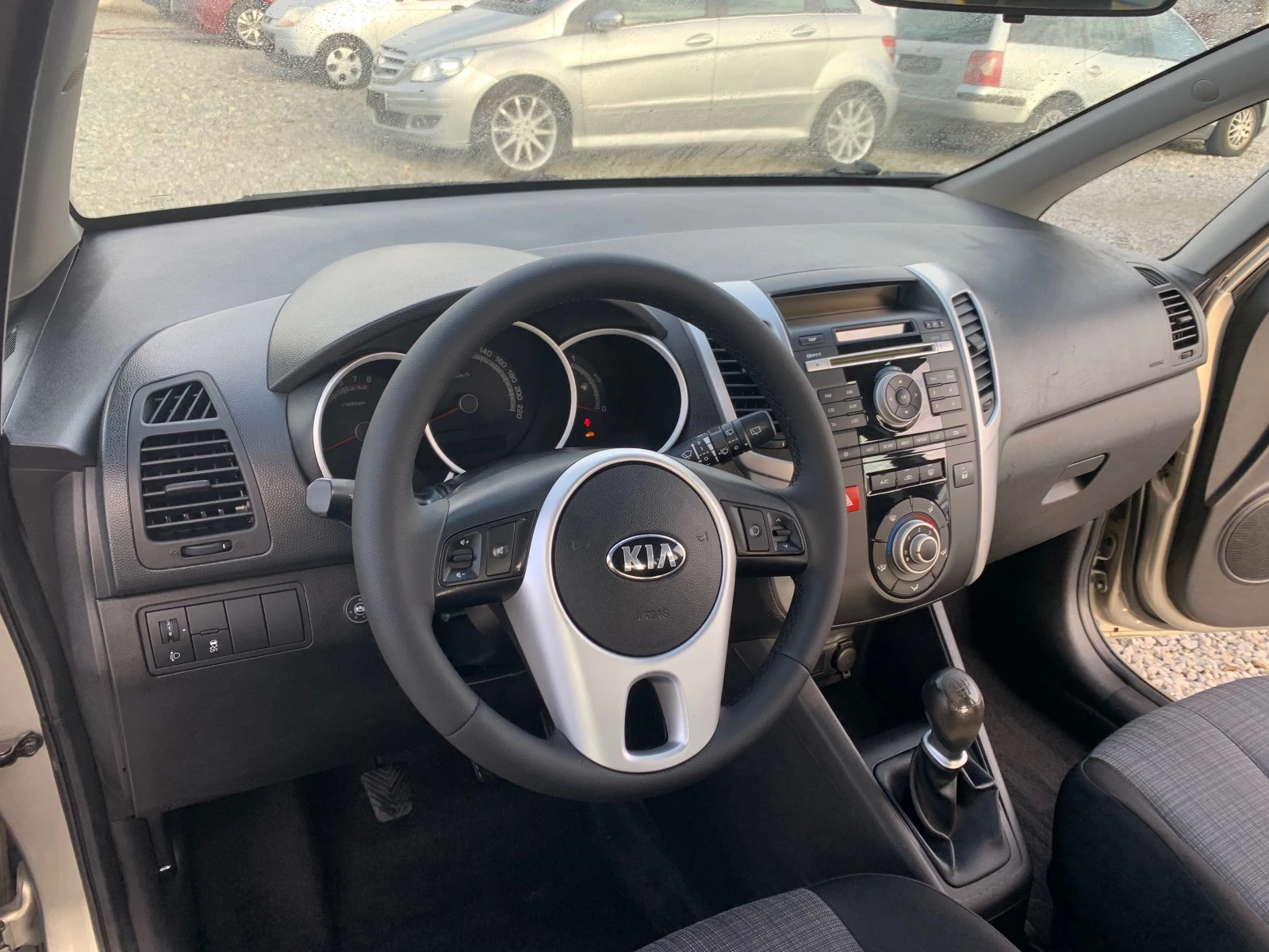 Kia Venga 1.4i-Газ | Mobile.bg — изображение 14