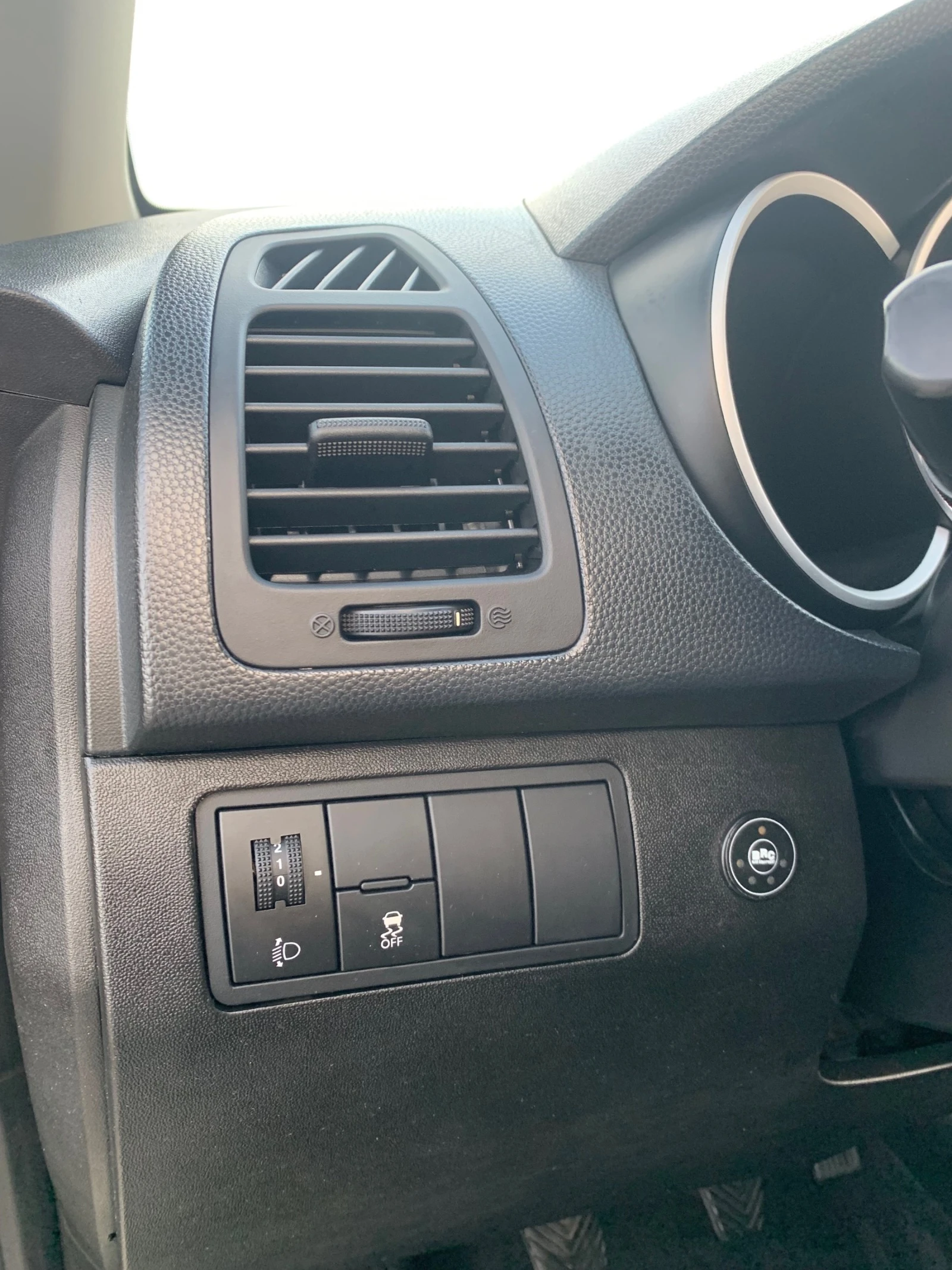 Kia Venga 1.4i-Газ | Mobile.bg — изображение 13