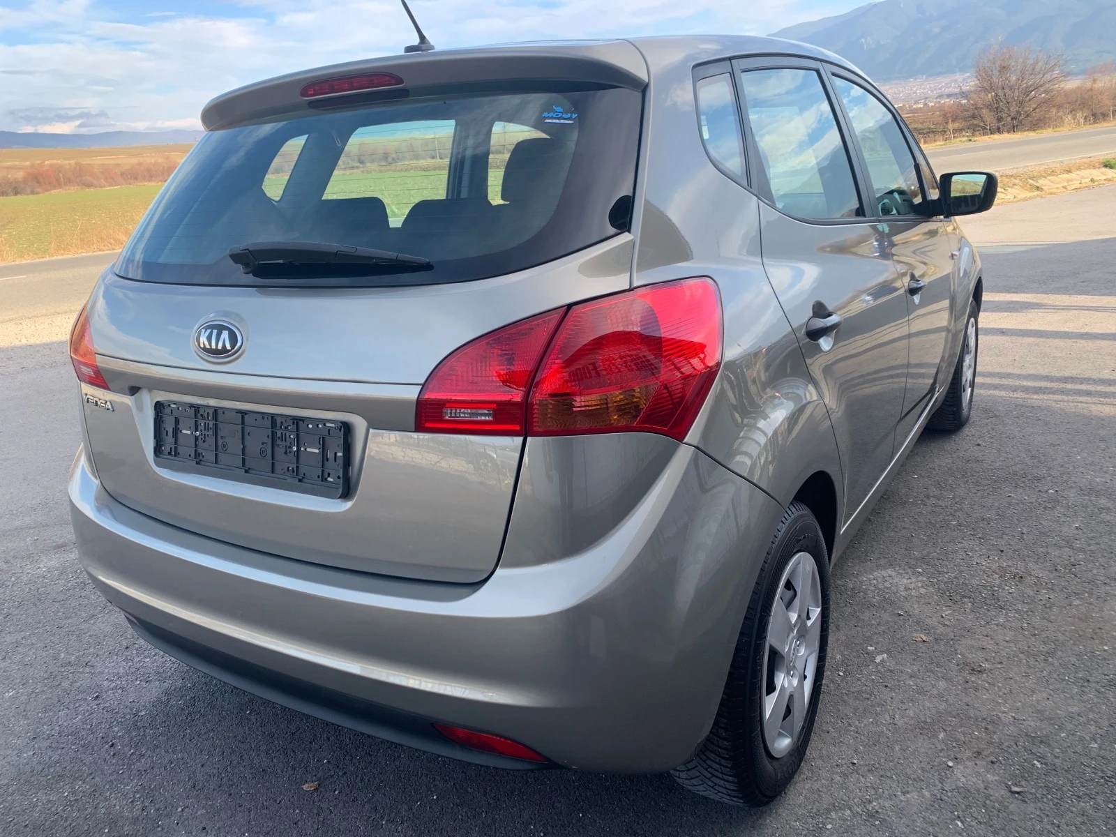 Kia Venga 1.4i-Газ - изображение 4