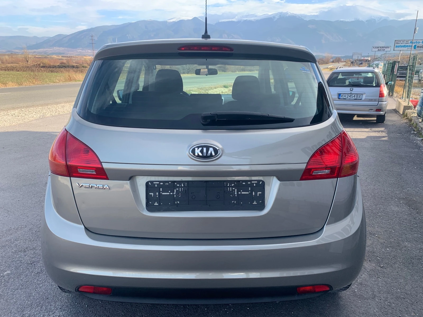 Kia Venga 1.4i-Газ - изображение 5