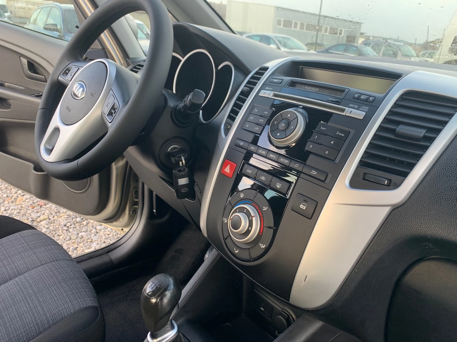 Kia Venga 1.4i-Газ | Mobile.bg — изображение 11