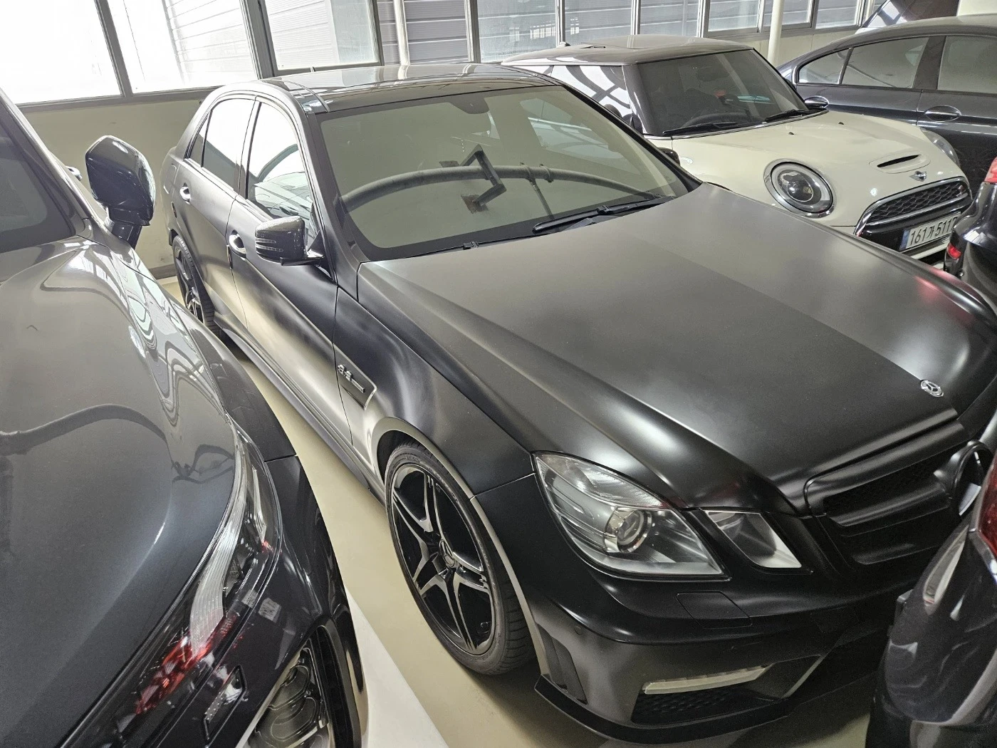 Mercedes-Benz E 63 AMG С видео  - изображение 2