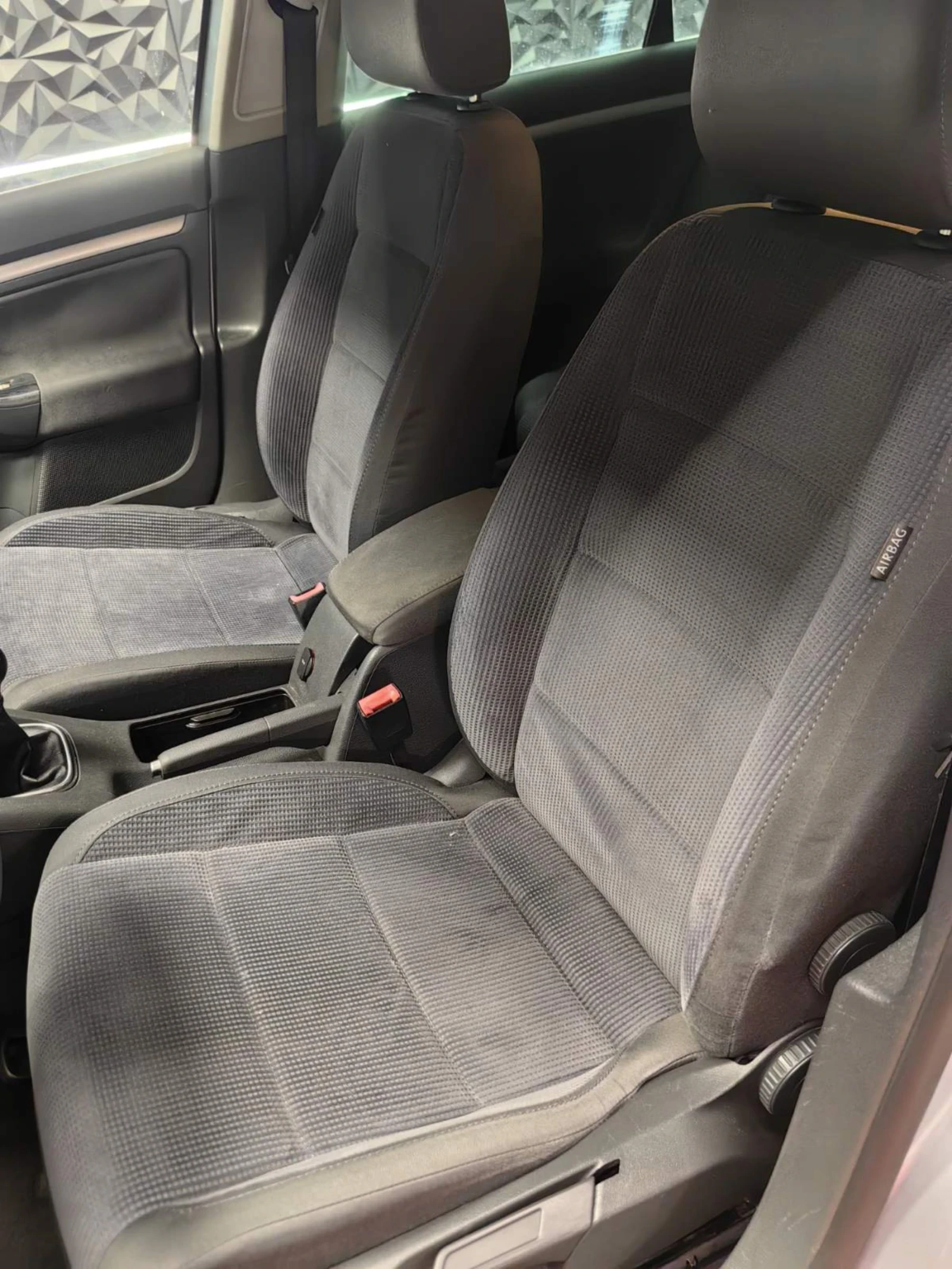 VW Jetta 1.6* КЛИМАТРОНИК* СТАРИЯ МОТОР* ТЕМПОМАТ  - изображение 6