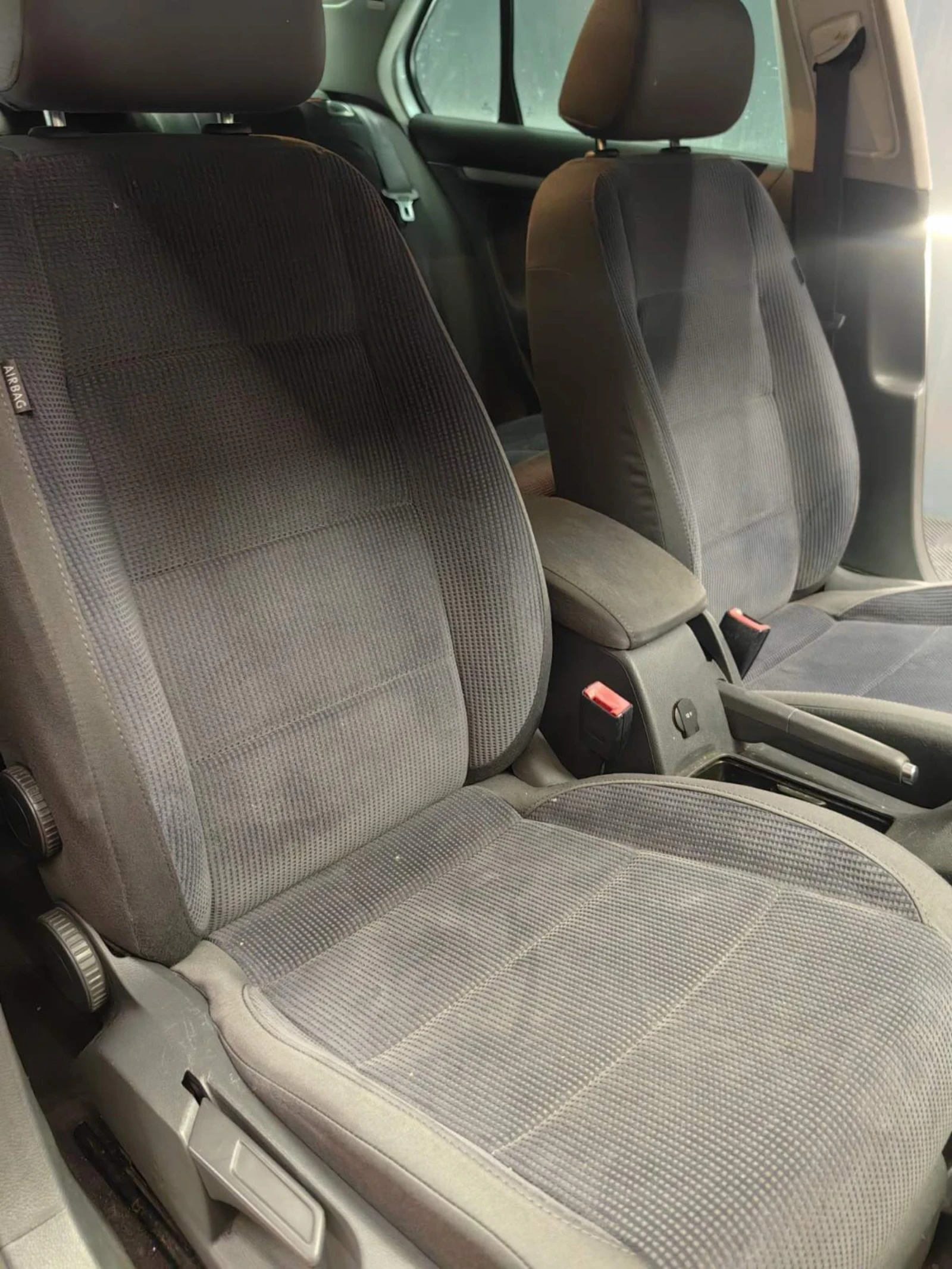 VW Jetta 1.6* КЛИМАТРОНИК* СТАРИЯ МОТОР* ТЕМПОМАТ  - изображение 8