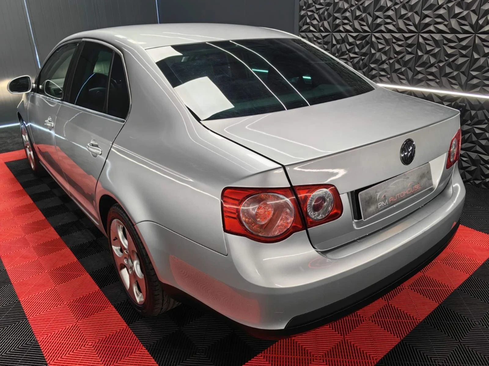 VW Jetta 1.6* КЛИМАТРОНИК* СТАРИЯ МОТОР* ТЕМПОМАТ  - изображение 4