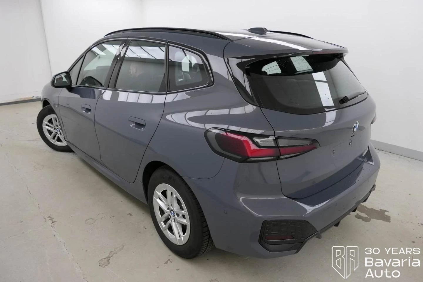 BMW 220 i Active Tourer Steptronic M Sport Paket - изображение 2