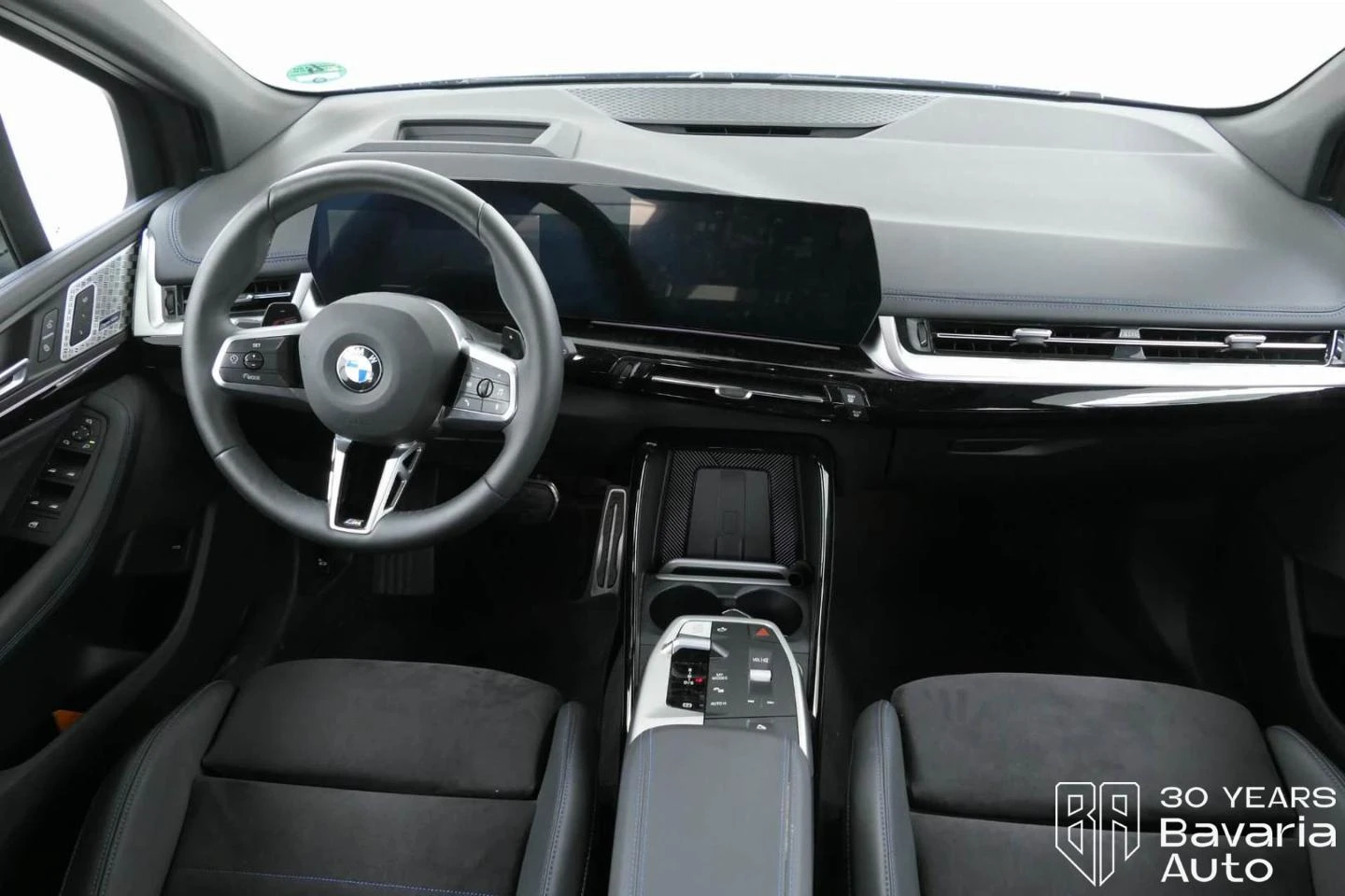 BMW 220 i Active Tourer Steptronic M Sport Paket - изображение 6
