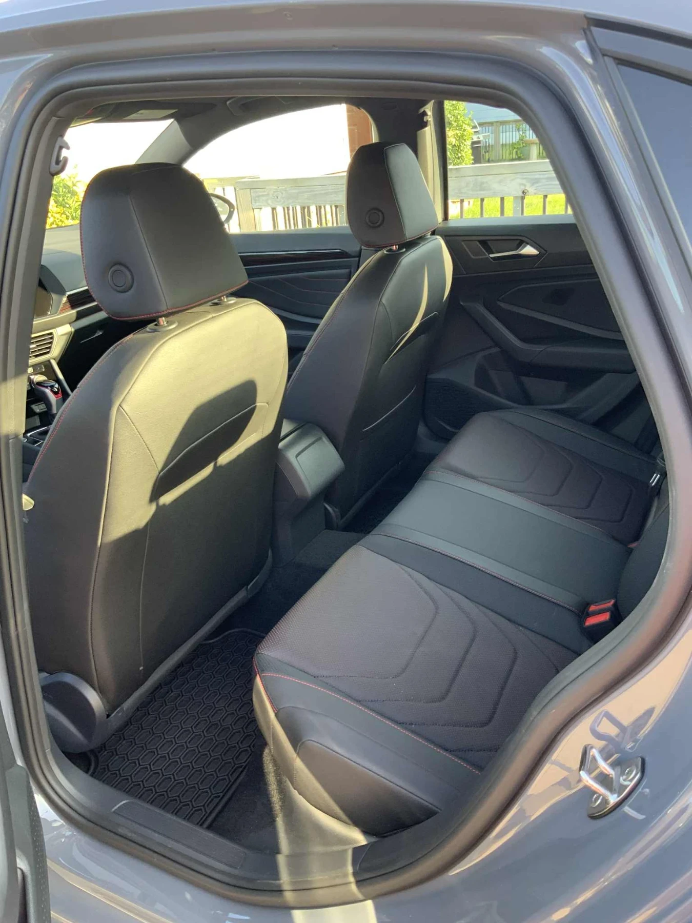 VW Jetta 2.0 Turbo, 228к.с. GLI - изображение 9