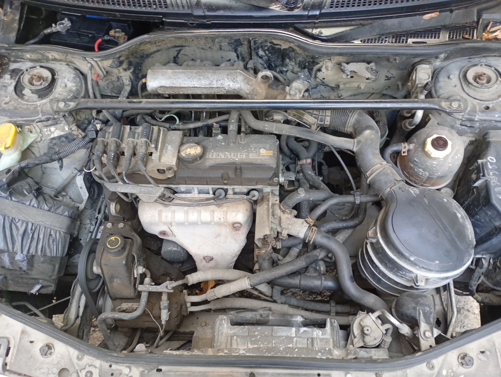 Renault Megane 1.6 Бензин Климатик - изображение 7