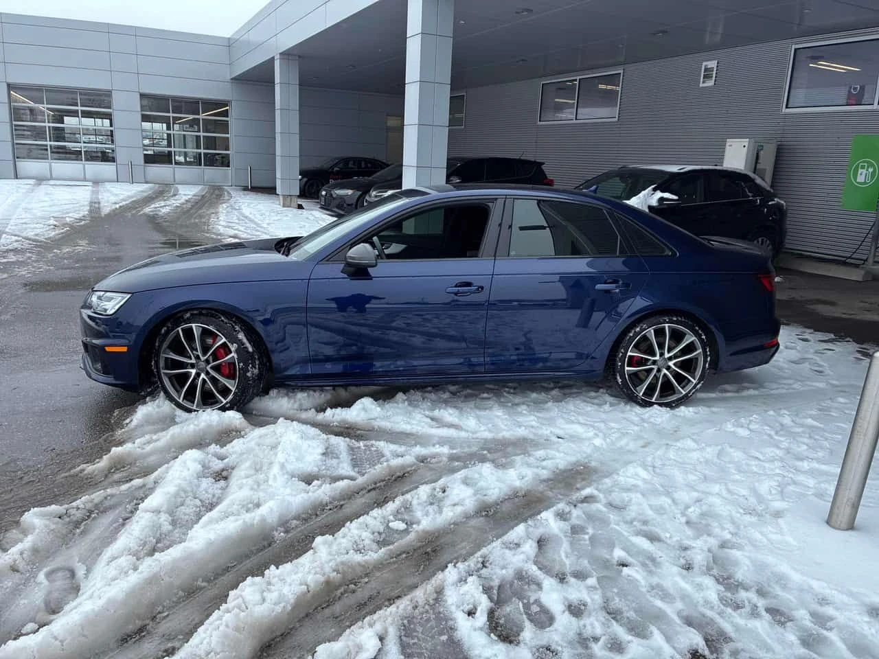 Audi S4 Technik * CARFAX * ДИСТРОНИК* ПАНОРАМА*  - изображение 3