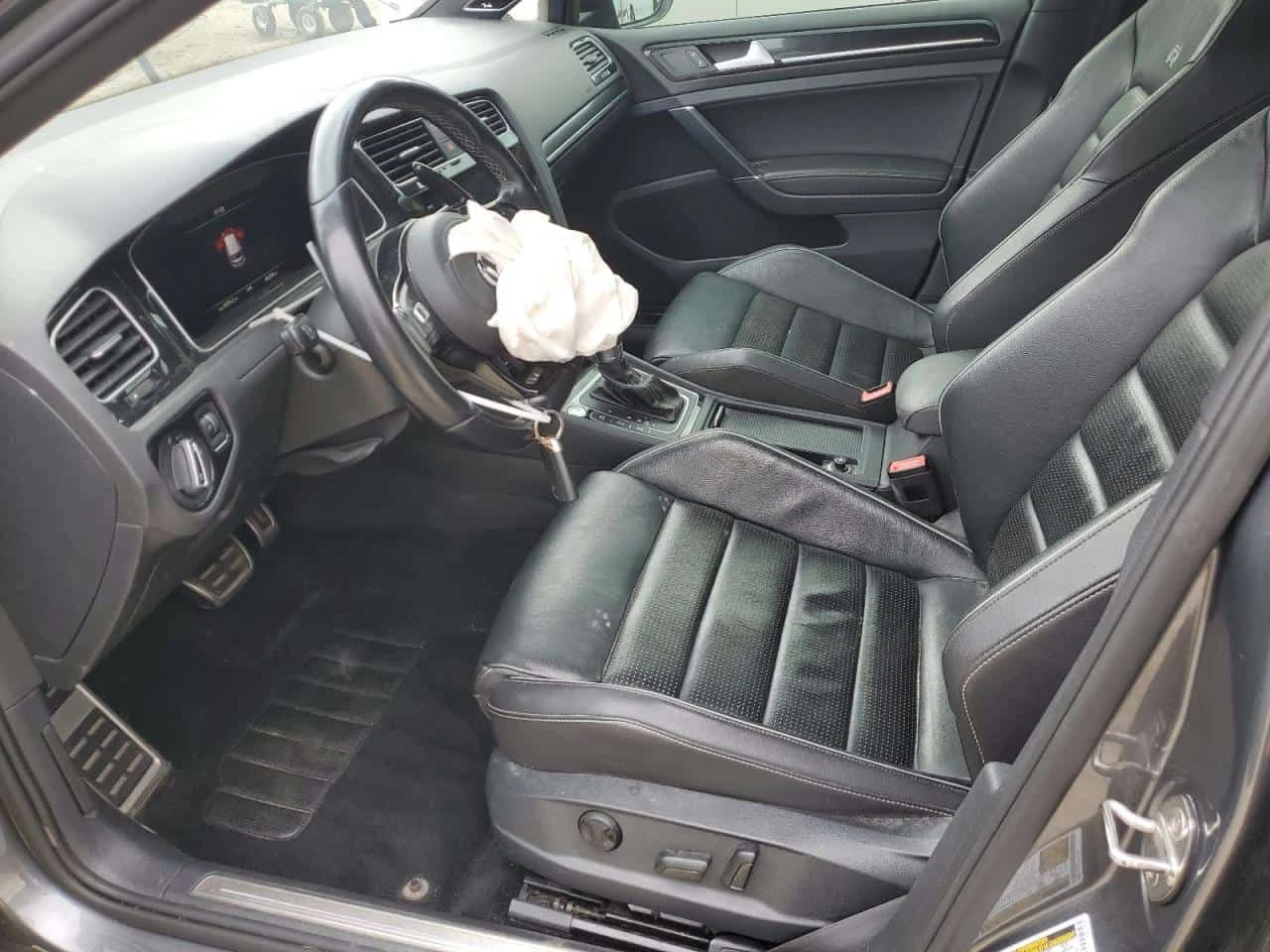 VW Golf /CAMERA/ПОДГРЕВИ , снимка 7 - Автомобили и джипове - 53997161