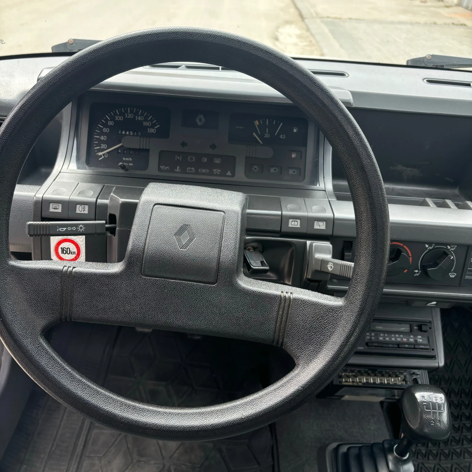 Renault 5 1.1 TL, снимка 13 - Автомобили и джипове - 54126721