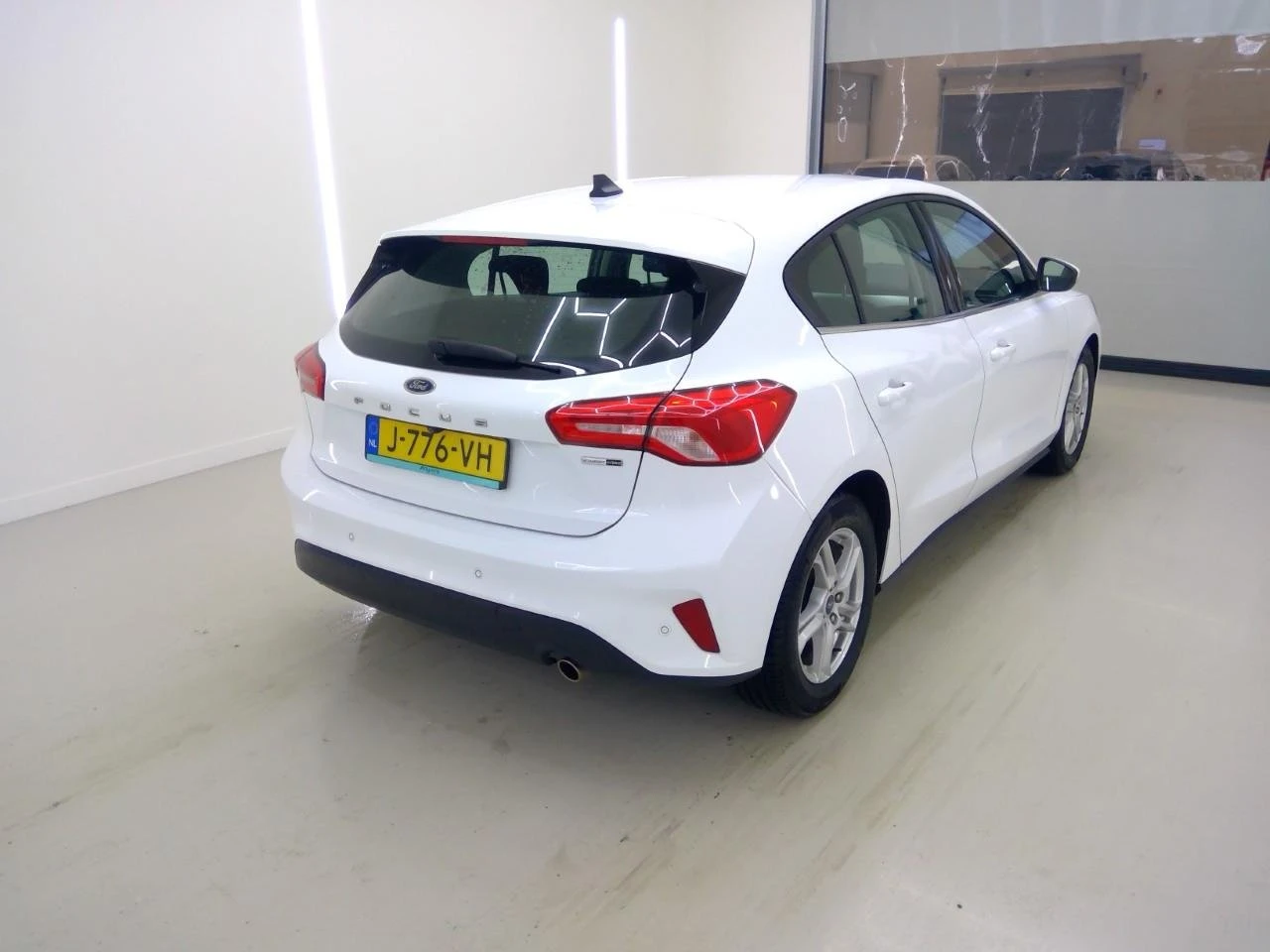 Ford Focus 1.0 EcoBoost Trend, снимка 2 - Автомобили и джипове - 54288978