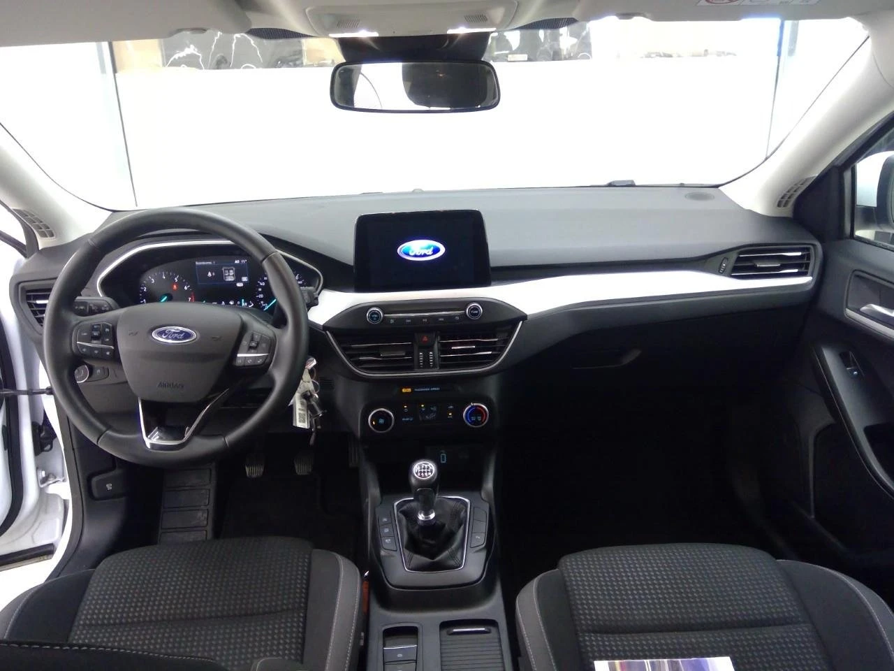 Ford Focus 1.0 EcoBoost Trend, снимка 5 - Автомобили и джипове - 54288978