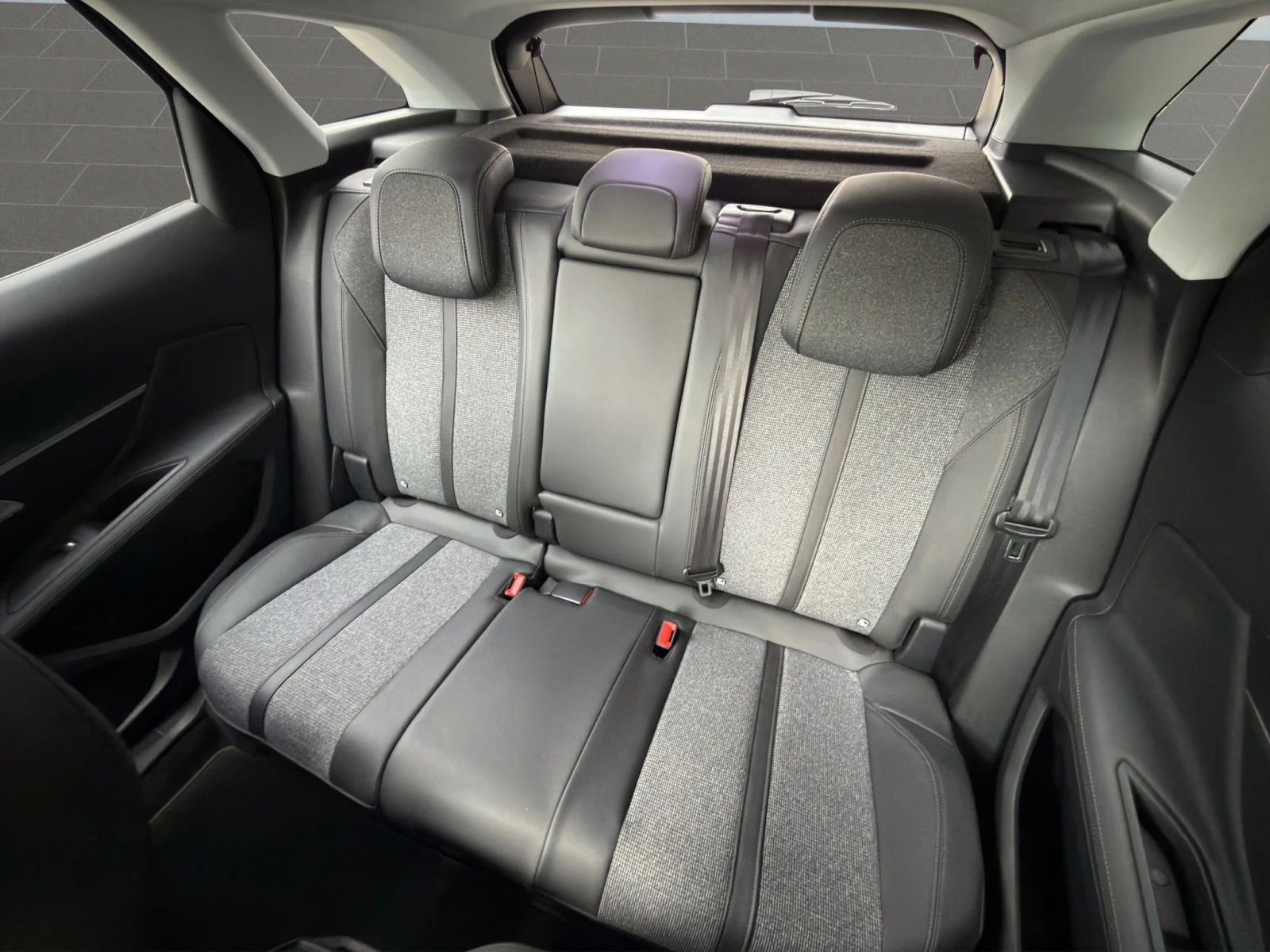 Peugeot 3008 ALLURE 1.5 HDi Гаранция 2 години ЛИЗИНГ, снимка 12 - Автомобили и джипове - 54456449