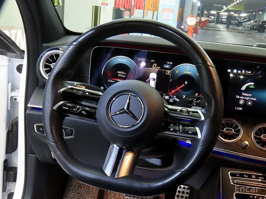 Mercedes-Benz E 220, снимка 8 - Автомобили и джипове - 54715424