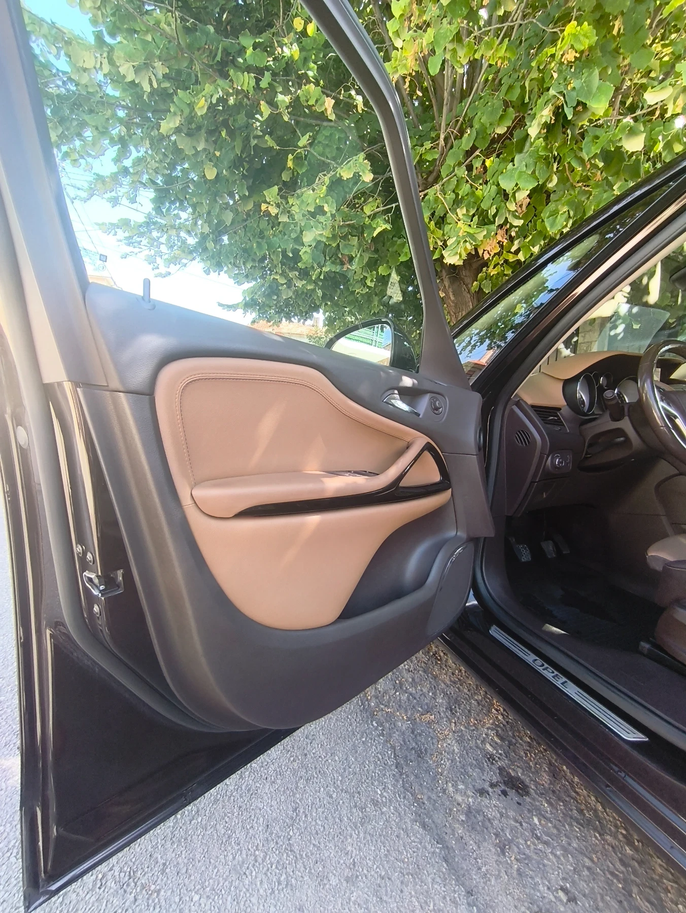 Opel Zafira 2.0 CDTI TOURER 6+ 1  KОЖА FULL EXTRAS , снимка 13 - Автомобили и джипове - 56228898