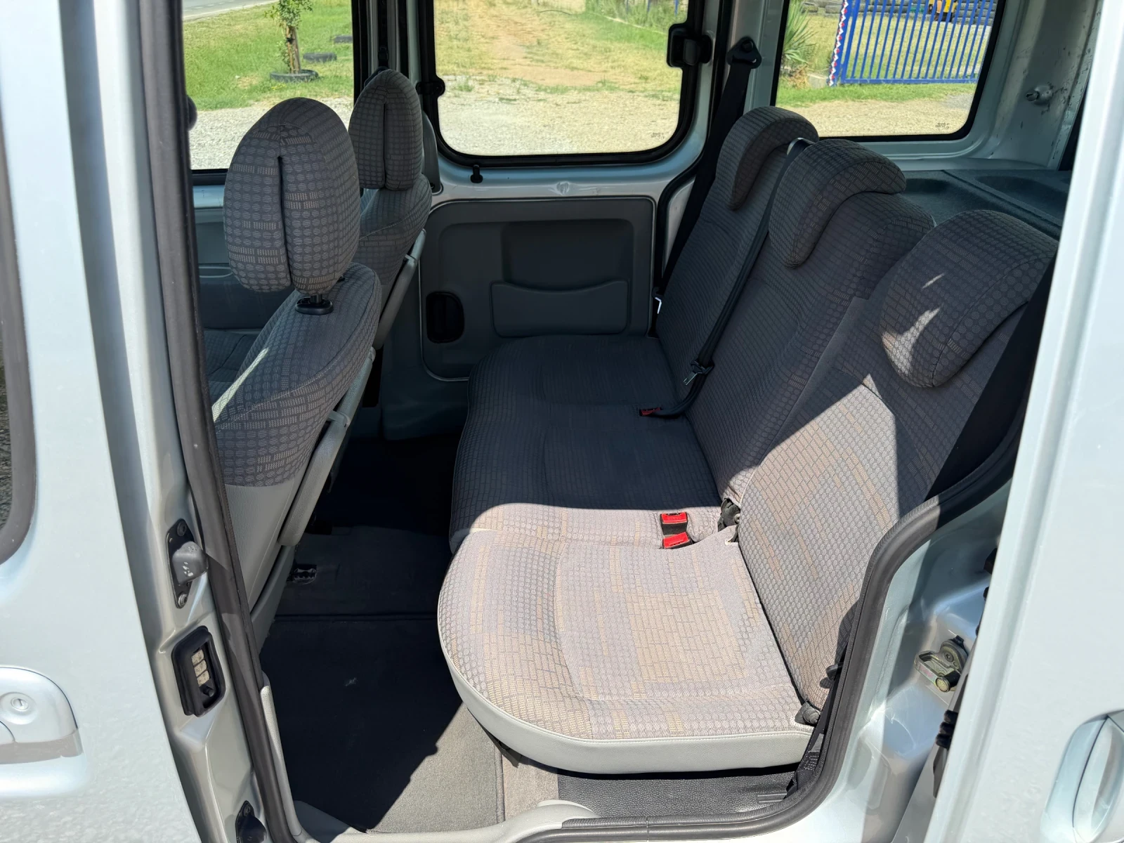 Renault Kangoo 1.5/КЛИМАТИК, снимка 12 - Автомобили и джипове - 55463784