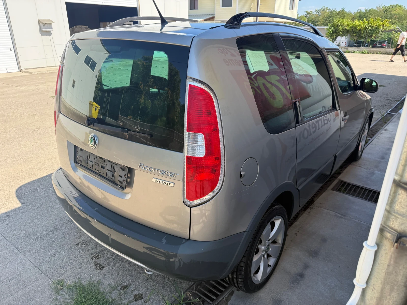 Skoda Roomster SCOUT, снимка 4 - Автомобили и джипове - 55627312