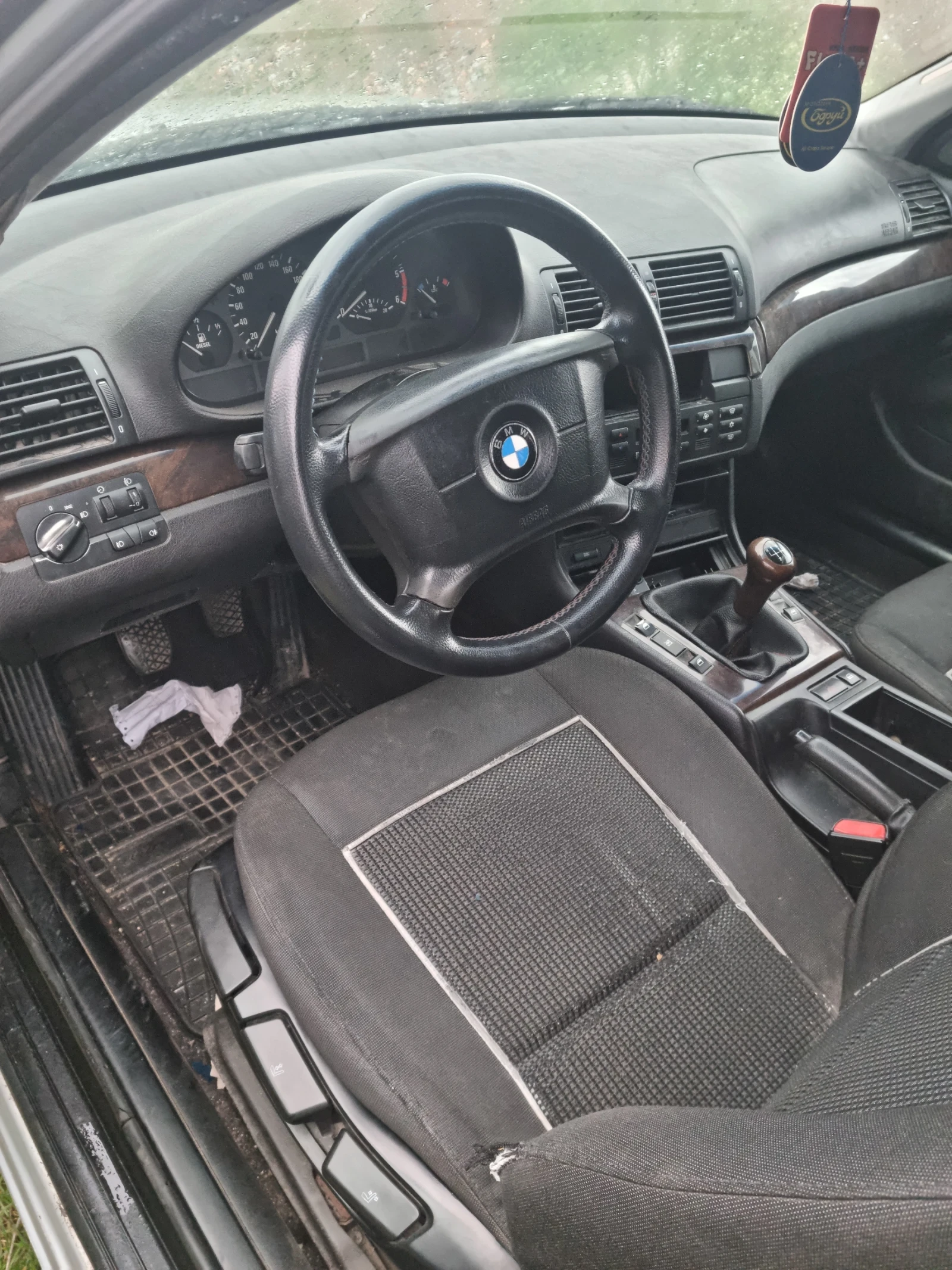BMW 320  Бракувана, снимка 2 - Автомобили и джипове - 56076134