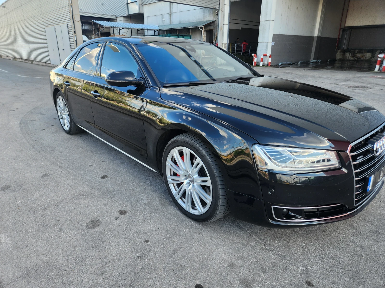 Audi A8 4.2 TDI  3XTV B&O МАСАЖ, ВАКУМ, снимка 2 - Автомобили и джипове - 56165495