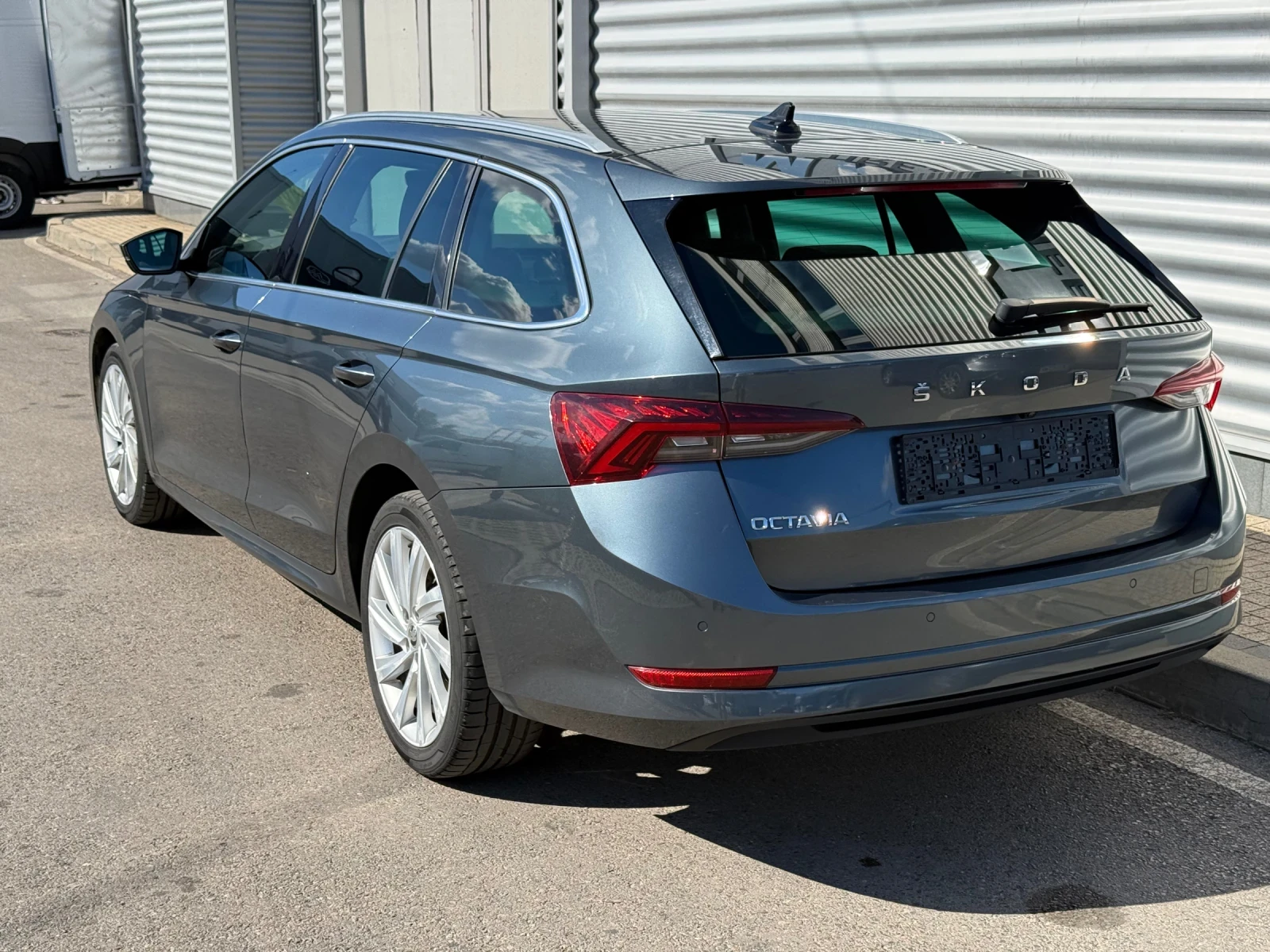Skoda Octavia DSG+ Full Led+ Key Less Go+ Carplay+ Печка+ Подгре, снимка 3 - Автомобили и джипове - 56303690