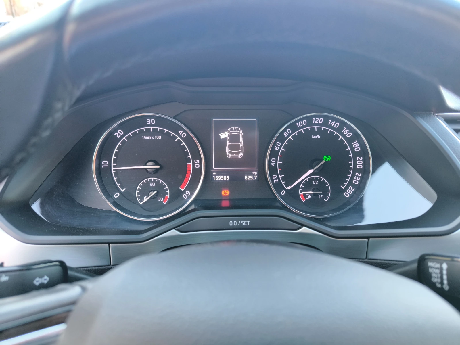 Skoda Superb 2.0 190 к.с. 4х4, снимка 8 - Автомобили и джипове - 56573975