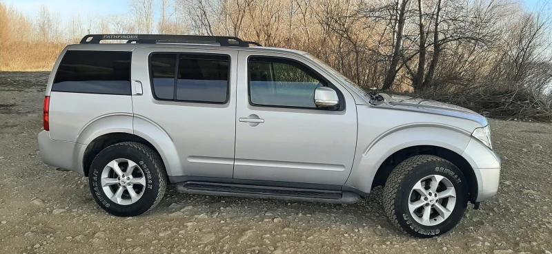 Nissan Pathfinder, снимка 3 - Автомобили и джипове - 51949100