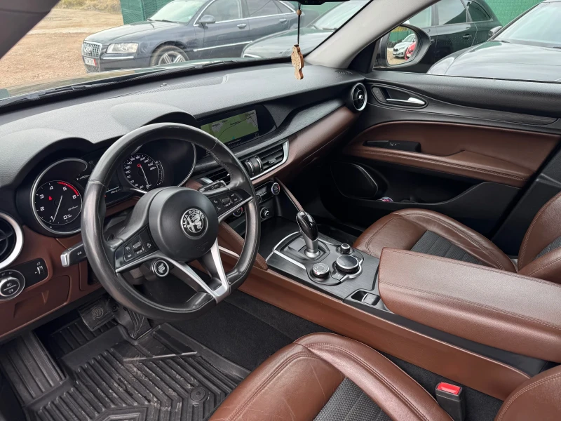 Alfa Romeo Stelvio 2.2 JTDm 4X4, снимка 10 - Автомобили и джипове - 52146346