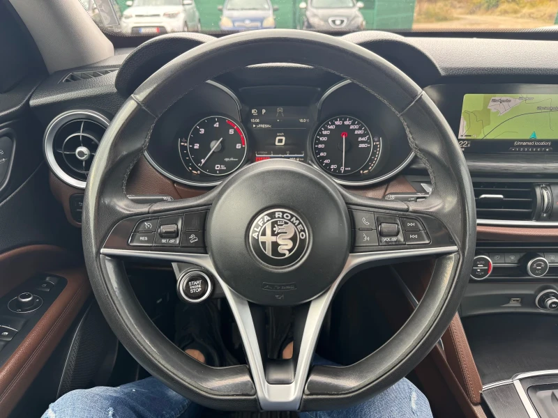 Alfa Romeo Stelvio 2.2 JTDm 4X4, снимка 15 - Автомобили и джипове - 52146346
