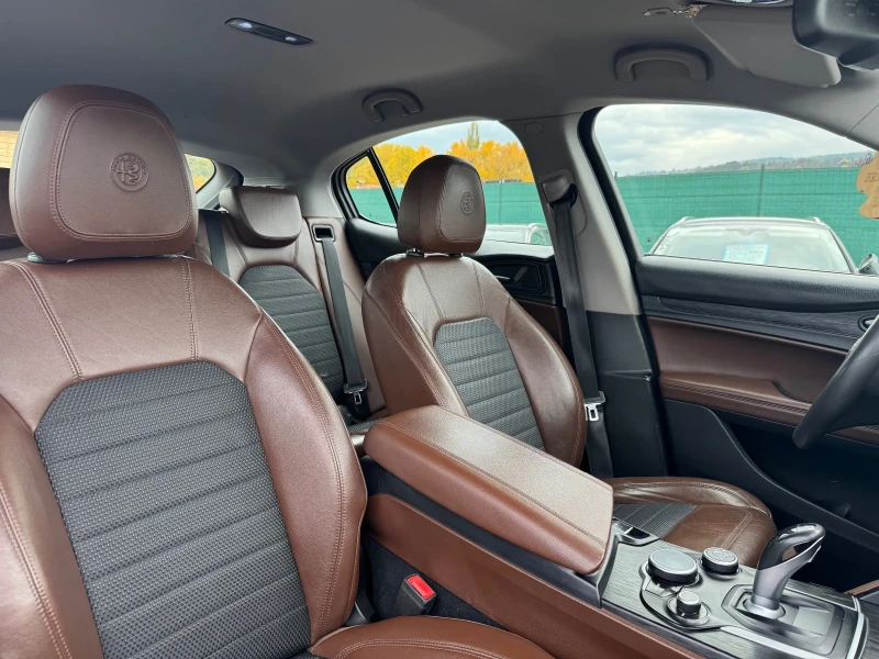 Alfa Romeo Stelvio 2.2 JTDm 4X4, снимка 14 - Автомобили и джипове - 52146346