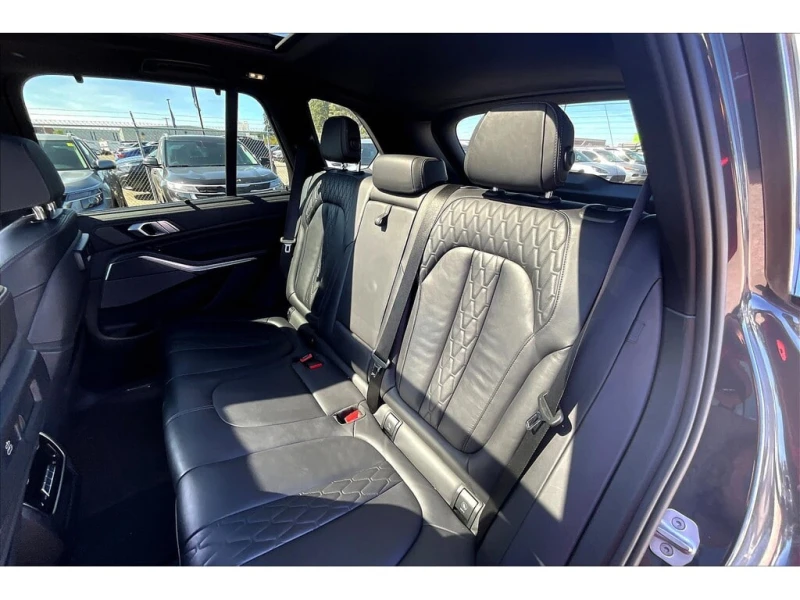 BMW X5 * АВТО КРЕДИТ* ЦЕНА ДО БГ * СЕРВИЗНА ИСТОРИЯ * , снимка 16 - Автомобили и джипове - 52727797