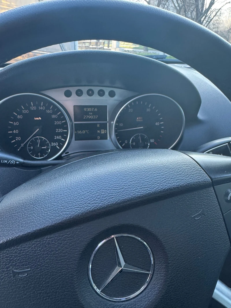 Mercedes-Benz ML 320 3.2CDI* 224к.с* 4-matic* Airmatic* подгрев, снимка 6 - Автомобили и джипове - 52738472