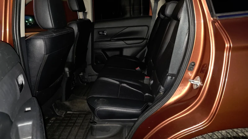 Mitsubishi Outlander 2.2DID 150 K.S., снимка 9 - Автомобили и джипове - 52744010