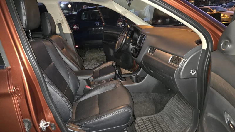 Mitsubishi Outlander 2.2DID 150 K.S., снимка 10 - Автомобили и джипове - 52744010