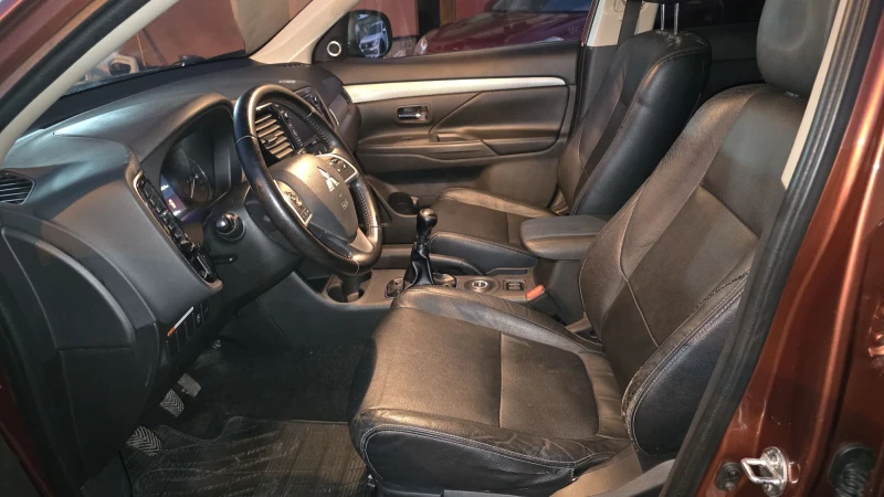 Mitsubishi Outlander 2.2DID 150 K.S., снимка 7 - Автомобили и джипове - 52744010