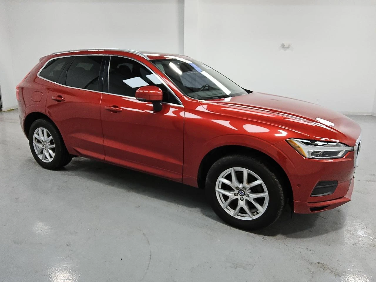 Volvo XC60 T5 MOMENTUM* KEYLESS* ПОДГРЕВ* LANE ASSIST* LED - изображение 3