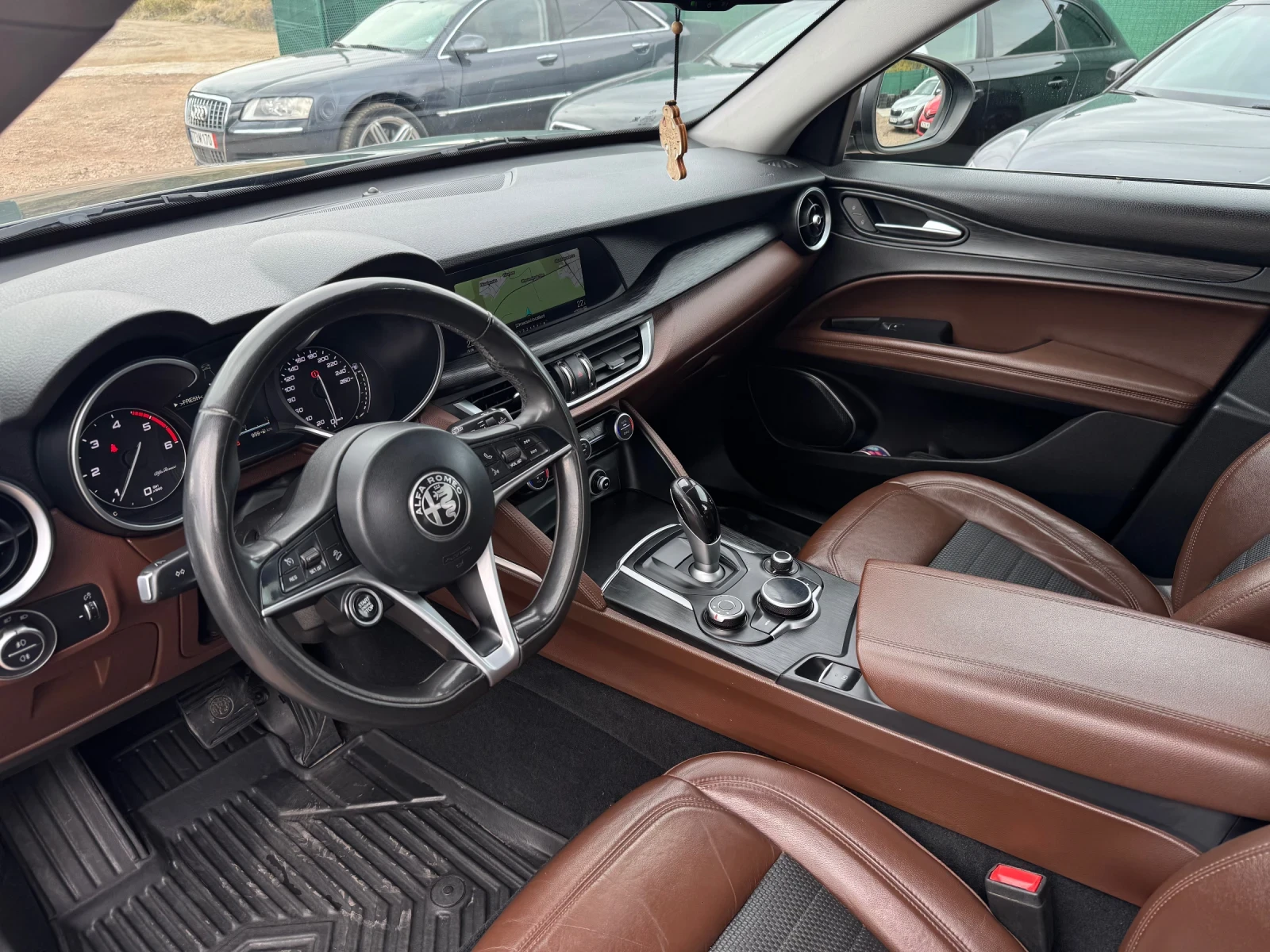 Alfa Romeo Stelvio 2.2 JTDm 4X4 - изображение 10