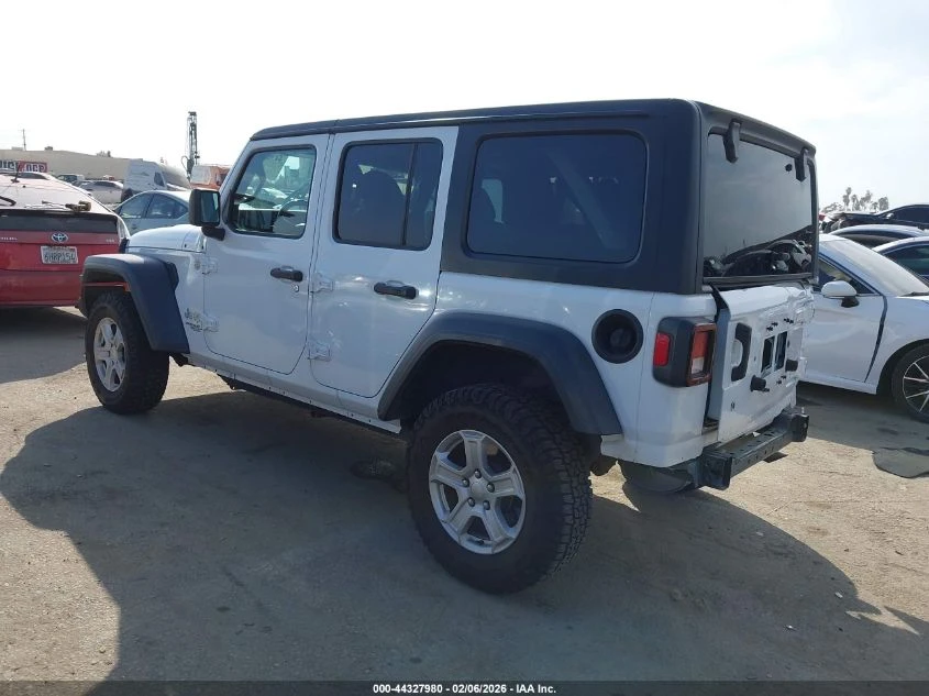 Jeep Wrangler Unlimited Sport S 4X4 - изображение 3