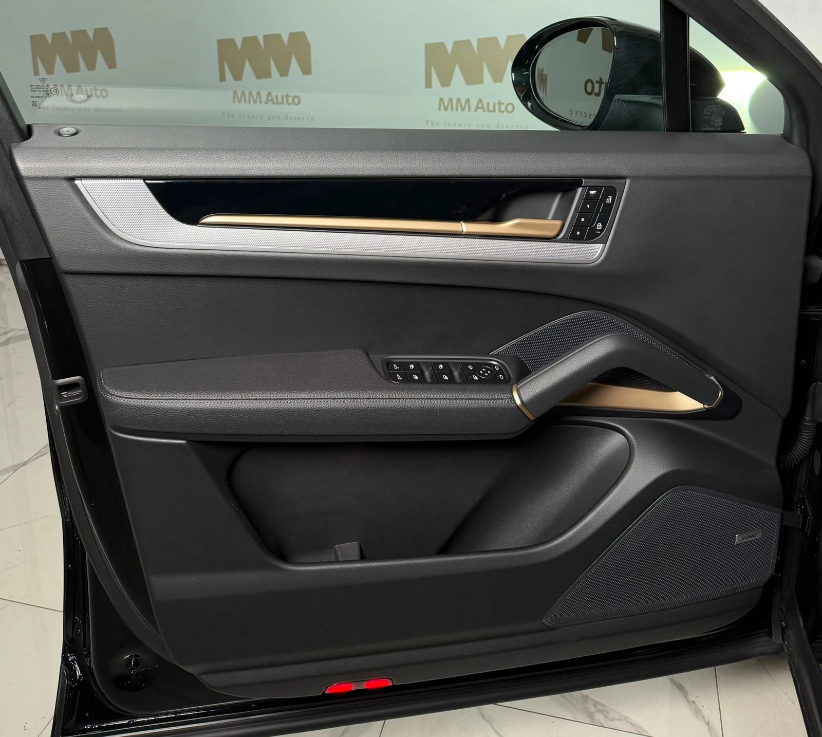 Porsche Cayenne Coupe* Bose* Display* Pano* Chrono, снимка 6 - Автомобили и джипове - 53864171