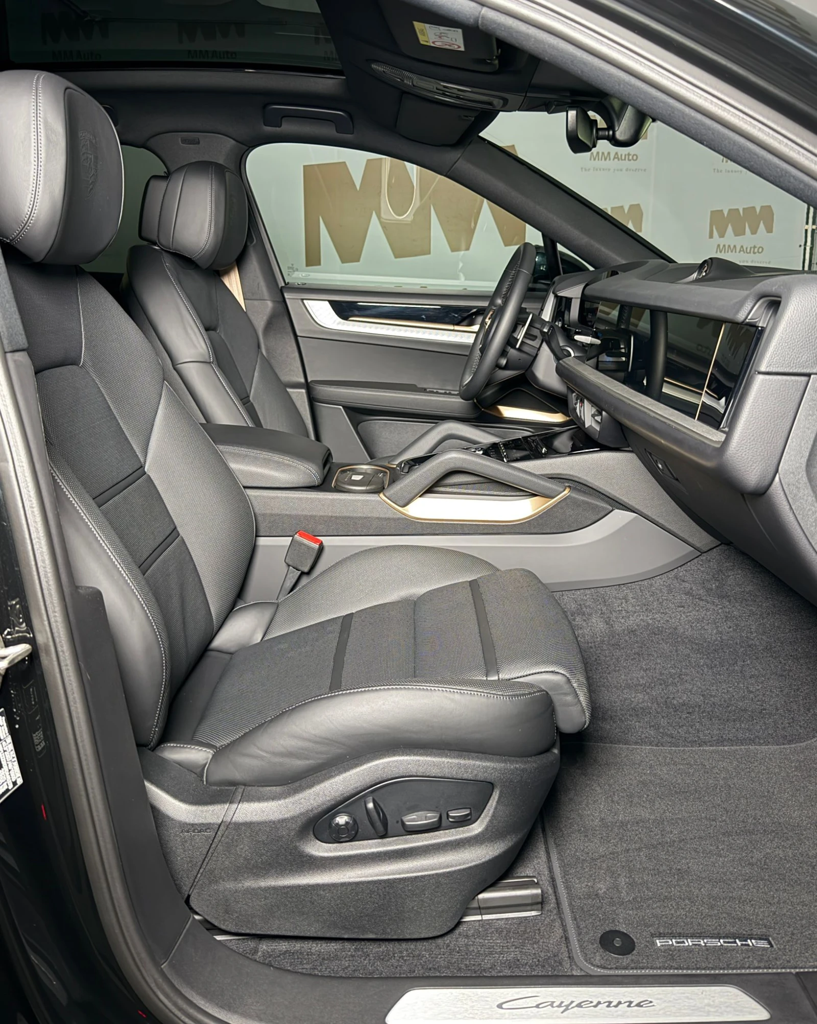 Porsche Cayenne Coupe* Bose* Display* Pano* Chrono, снимка 11 - Автомобили и джипове - 53864171