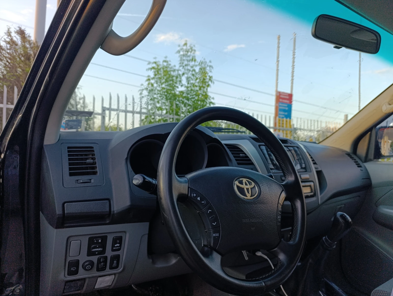 Toyota Hilux, снимка 7 - Автомобили и джипове - 54357290
