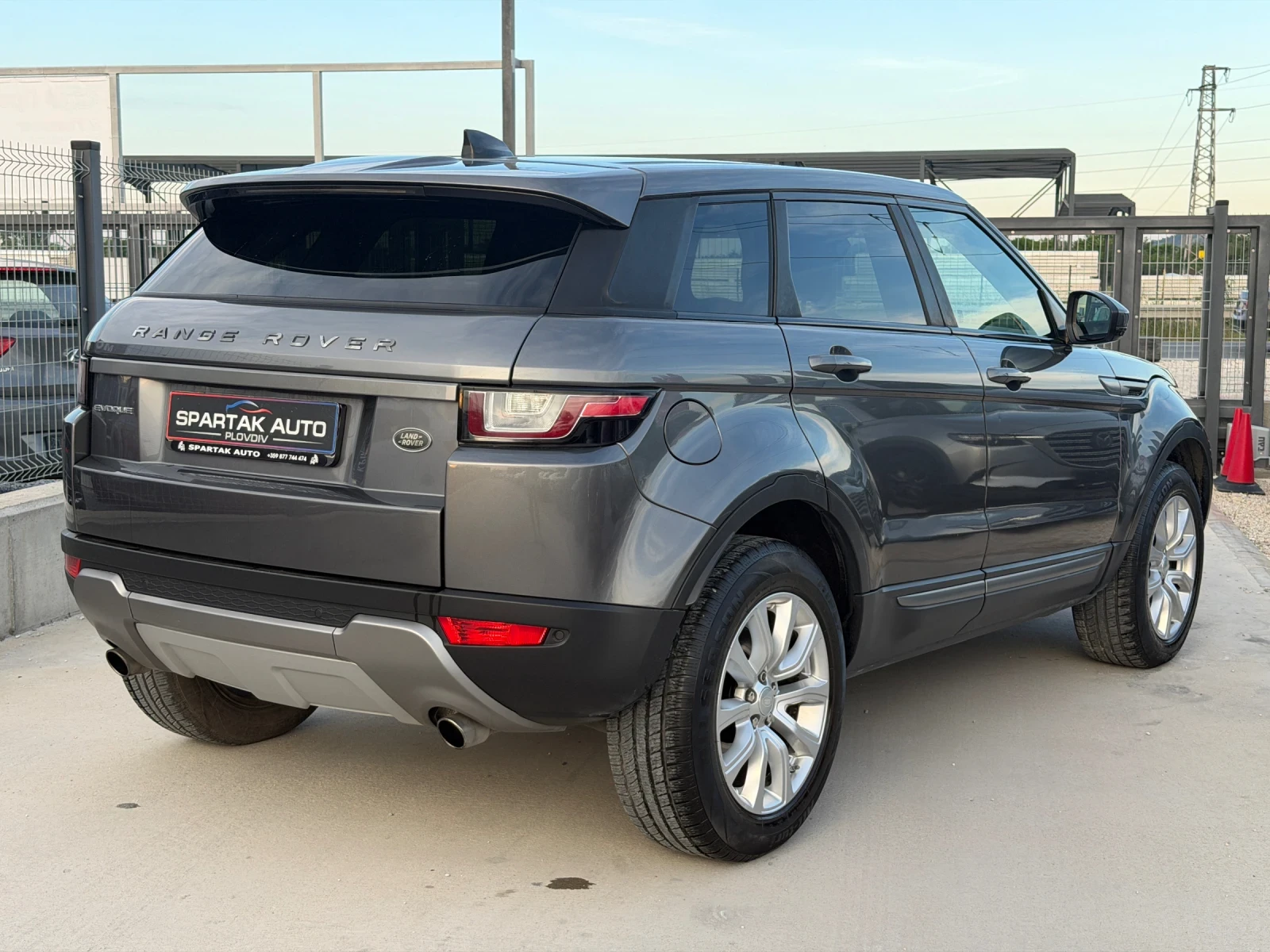 Land Rover Range Rover Evoque 2.0D* 240к.с* 2017г* FACE* 4X4* 141.000KM* НОВ* АВ, снимка 4 - Автомобили и джипове - 54875701