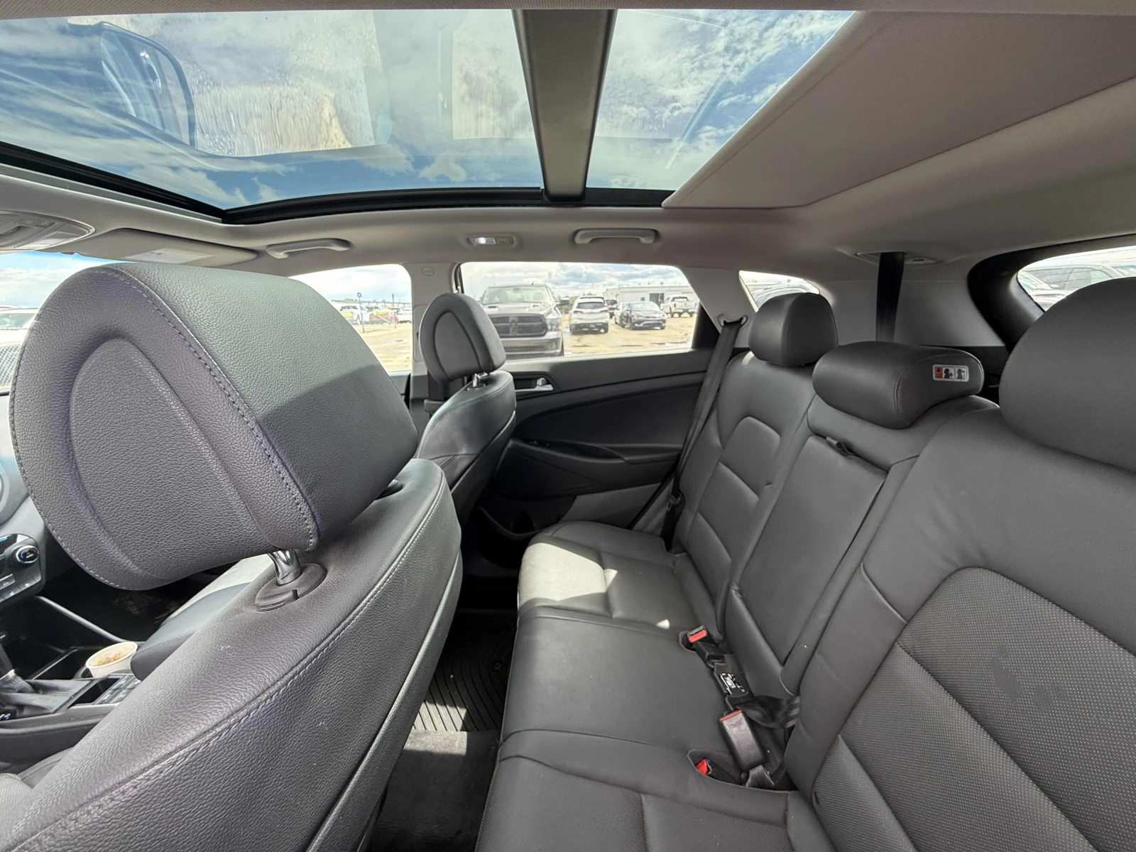 Hyundai Tucson Ultimate/CARFAX/КОЖА/ПОДГРЕВ/ПАНОРАМА/, снимка 8 - Автомобили и джипове - 55014190