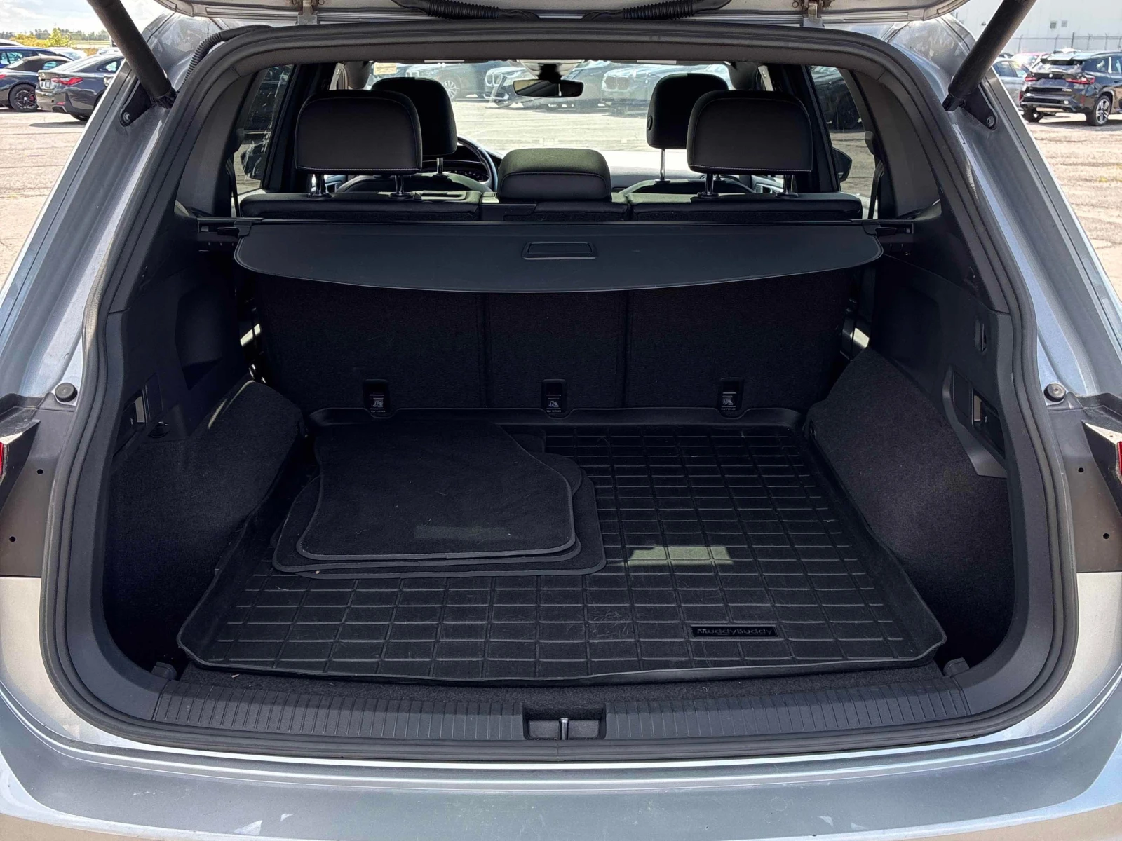 VW Tiguan * Highline R-line* CARFAX* , снимка 16 - Автомобили и джипове - 55891335