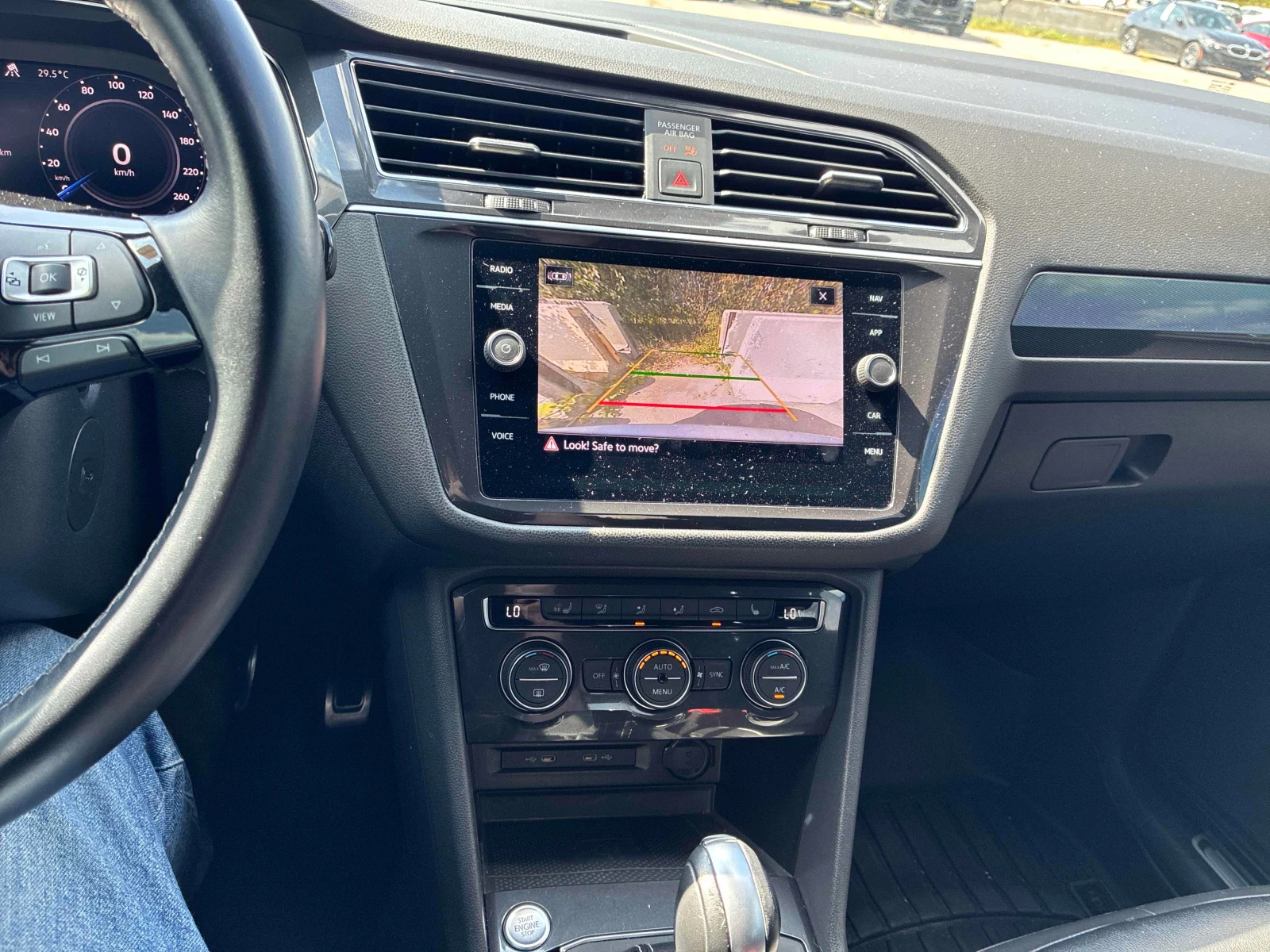 VW Tiguan * Highline R-line* CARFAX* , снимка 9 - Автомобили и джипове - 55891335