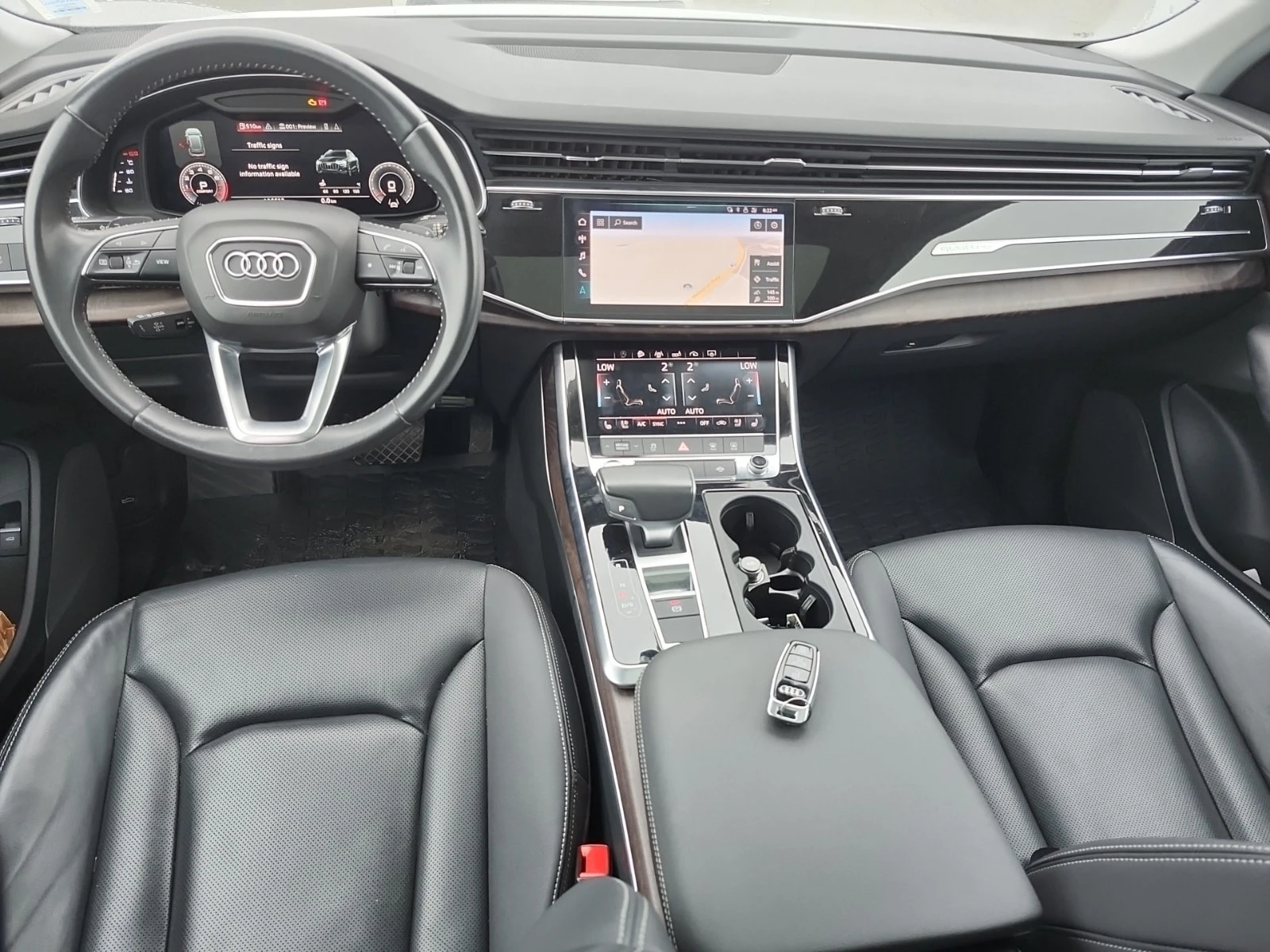 Audi Q8 55 Tfsi Quattro Progressiv / ОБДУХВАНЕ / DISTRONIC, снимка 10 - Автомобили и джипове - 56079916
