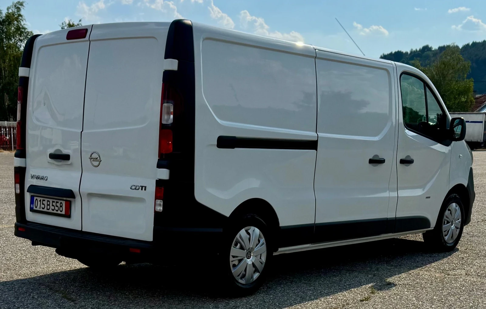 Opel Vivaro 1.6dci121hpeuro6 L2H1 - изображение 5