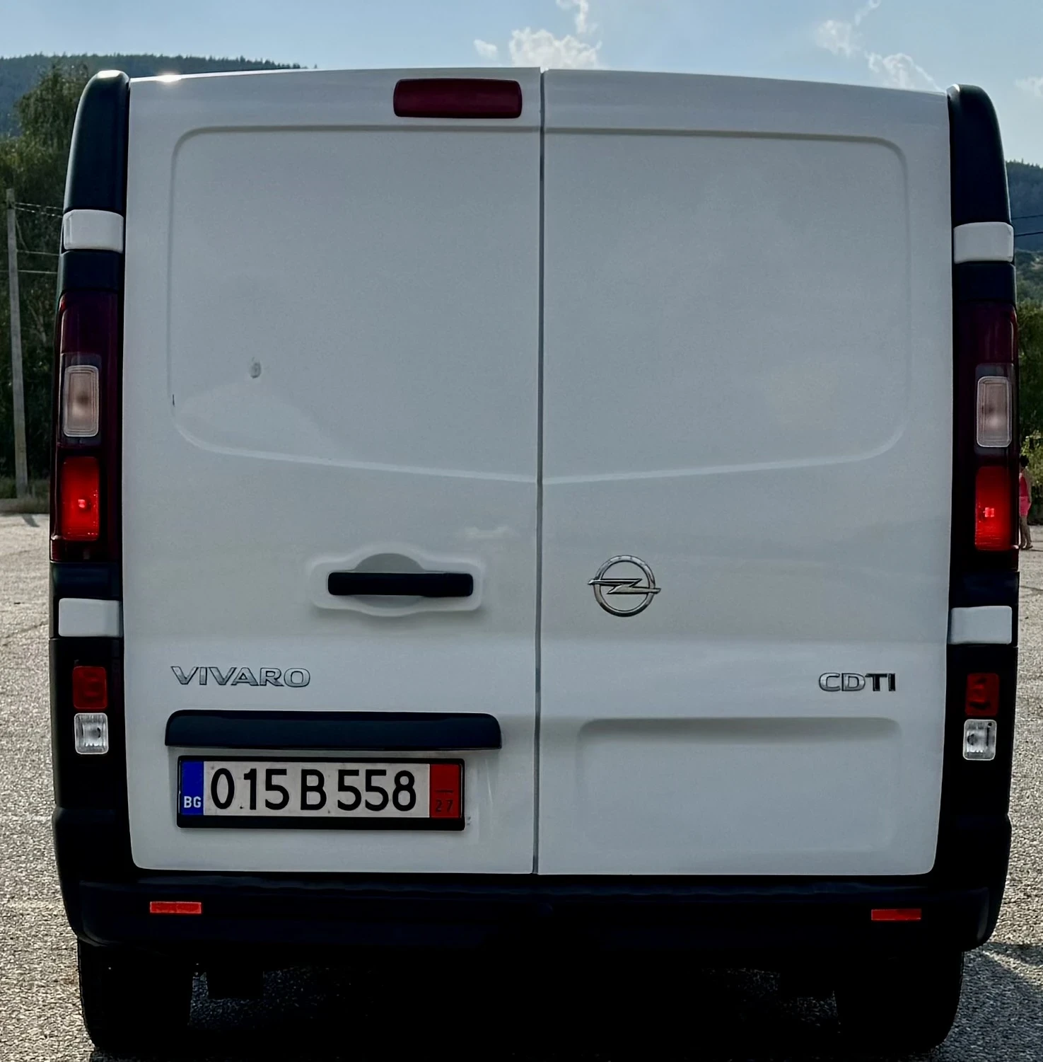 Opel Vivaro 1.6dci121hpeuro6 L2H1 - изображение 4